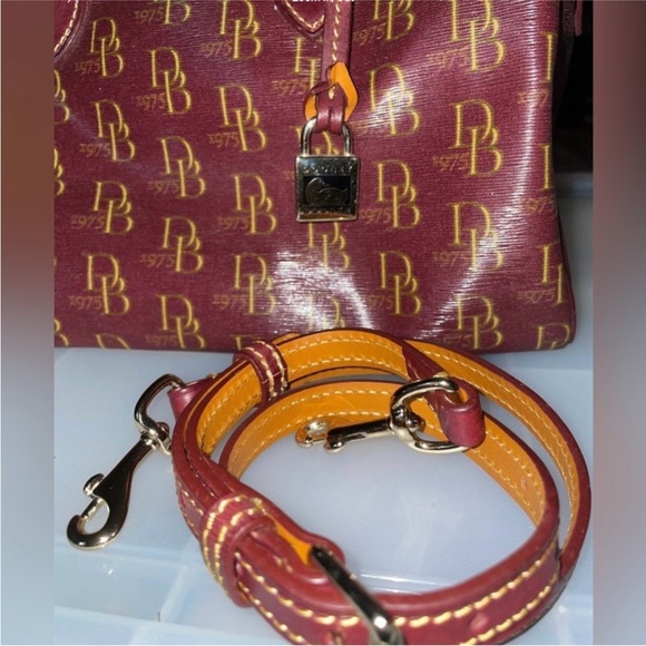DOONEY & BOURKE SIGNATURE DB BOSTON SPEEDY TOP HANDLE BAG RARE EUC - Picture 3 of 10